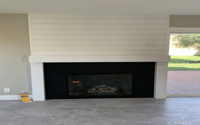 Family room - gas fireplace