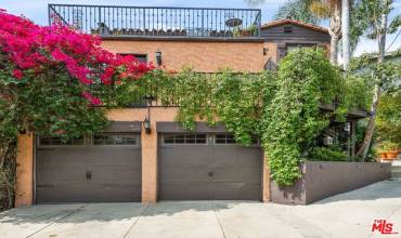 2001 Pinehurst Road 2, Los Angeles, California 90068, 3 Bedrooms Bedrooms, ,2 BathroomsBathrooms,Residential Lease,Rent,2001 Pinehurst Road 2,24443387