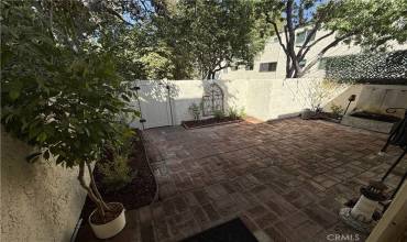 6225 Shoup Avenue 101, Woodland Hills, California 91367, 2 Bedrooms Bedrooms, ,3 BathroomsBathrooms,Residential,Buy,6225 Shoup Avenue 101,OC24197263