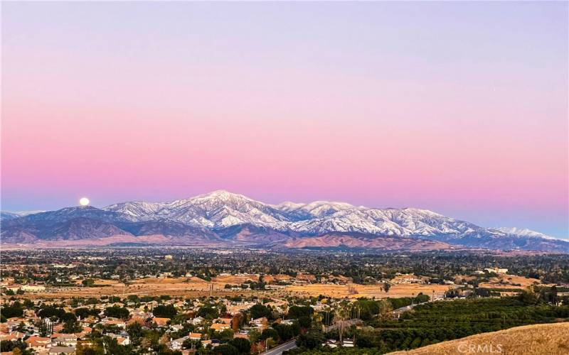 Generic Photo: Mountain View from Redlands