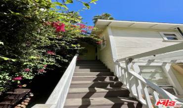 918 1/2 Palm Avenue, West Hollywood, California 90069, 2 Bedrooms Bedrooms, ,1 BathroomBathrooms,Residential Lease,Rent,918 1/2 Palm Avenue,24442683