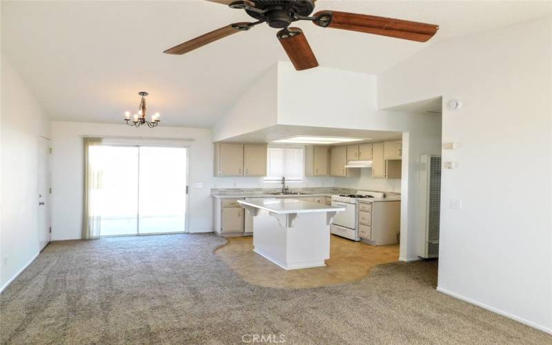 kitchen/dining area