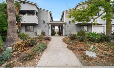 4444 Cherokee Ave 4, San Diego, California 92116, 2 Bedrooms Bedrooms, ,1 BathroomBathrooms,Residential,Buy,4444 Cherokee Ave 4,PTP2405857