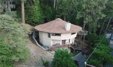 24847 Felsen Drive, Crestline, California 92325, 3 Bedrooms Bedrooms, ,2 BathroomsBathrooms,Residential,Buy,24847 Felsen Drive,IV24198494