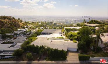 9226 Swallow Drive, Los Angeles, California 90069, 4 Bedrooms Bedrooms, ,4 BathroomsBathrooms,Residential Lease,Rent,9226 Swallow Drive,24444408