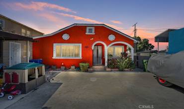 8107 S Central Avenue, Los Angeles, California 90001, 4 Bedrooms Bedrooms, ,Residential,Buy,8107 S Central Avenue,CV24198106