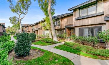 9658 Amigo Avenue 110, Northridge, California 91324, 2 Bedrooms Bedrooms, ,3 BathroomsBathrooms,Residential,Buy,9658 Amigo Avenue 110,GD24000688