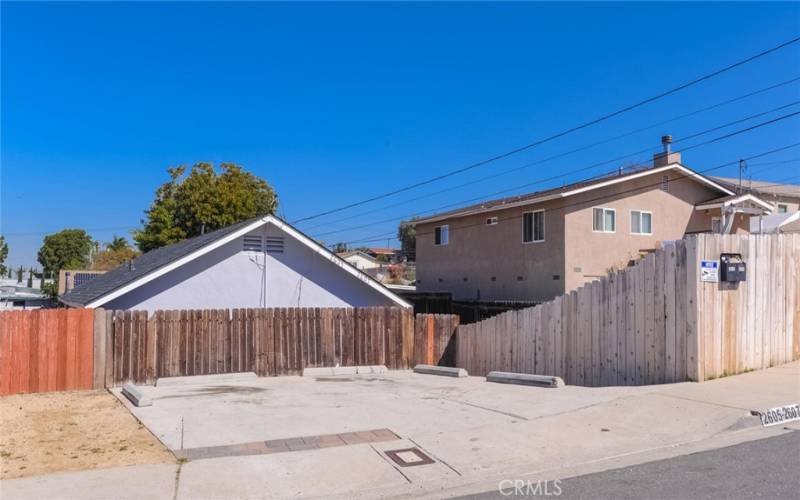 Beautiful upgraded DUPLEX on both sides have 2 bed/1 bath floor plans with a 7404 sq ft lot for the yard or adding on more ADUs for more income. and assigned parking