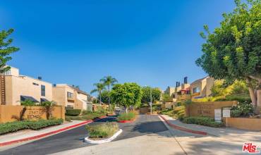 25712 Le Parc 10, Lake Forest, California 92630, 2 Bedrooms Bedrooms, ,1 BathroomBathrooms,Residential,Buy,25712 Le Parc 10,24444773