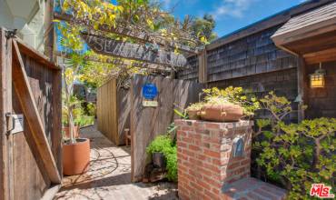 1318 Oak Street A, Santa Monica, California 90405, ,1 BathroomBathrooms,Residential Lease,Rent,1318 Oak Street A,24444385