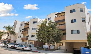 5016 Bakman Avenue 304, North Hollywood, California 91601, 2 Bedrooms Bedrooms, ,3 BathroomsBathrooms,Residential Lease,Rent,5016 Bakman Avenue 304,AR24199714