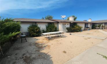 21194 Laguna Road, Apple Valley, California 92308, 4 Bedrooms Bedrooms, ,2 BathroomsBathrooms,Residential Income,Buy,21194 Laguna Road,RS24198095