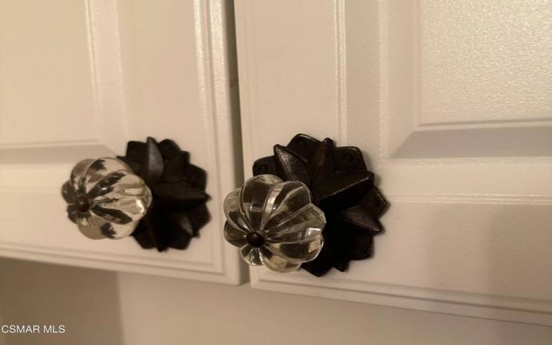 Kitchen/Bath Knobs