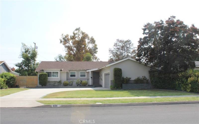 3 bd, 2 ba, single story with attached garage & separate office/guest retreat, plus spacious, landscaped yards