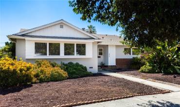 19412 Victory Boulevard, Tarzana, California 91335, 4 Bedrooms Bedrooms, ,1 BathroomBathrooms,Residential,Buy,19412 Victory Boulevard,PW24197660