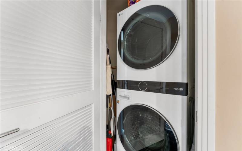 In Unit Laundry - High End Appliances