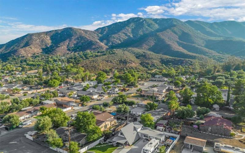 you have a beautiful view of these mtns from front yard