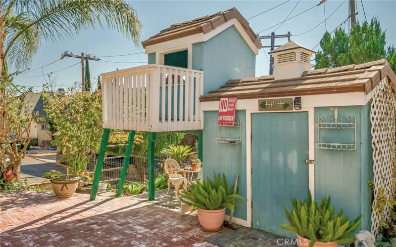 Tree house with electricity