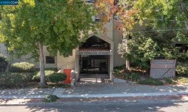 245 Perkins St 201, Oakland, California 94610, 1 Bedroom Bedrooms, ,1 BathroomBathrooms,Residential,Buy,245 Perkins St 201,41074475