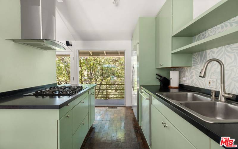 Gorgeous Efficient Kitchen