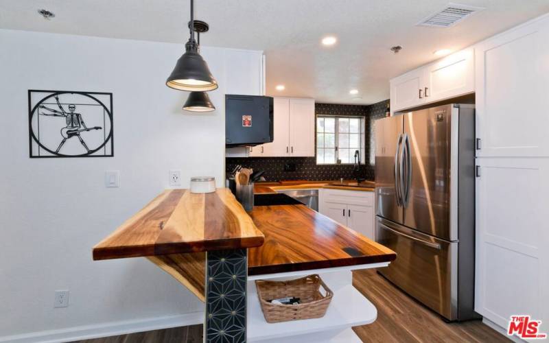 breakfast bar and kitchen