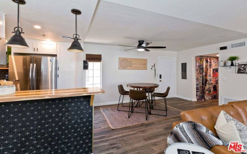 breakfast bar and dining area