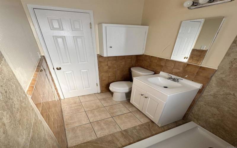 1 Bedroom Unit Bathroom