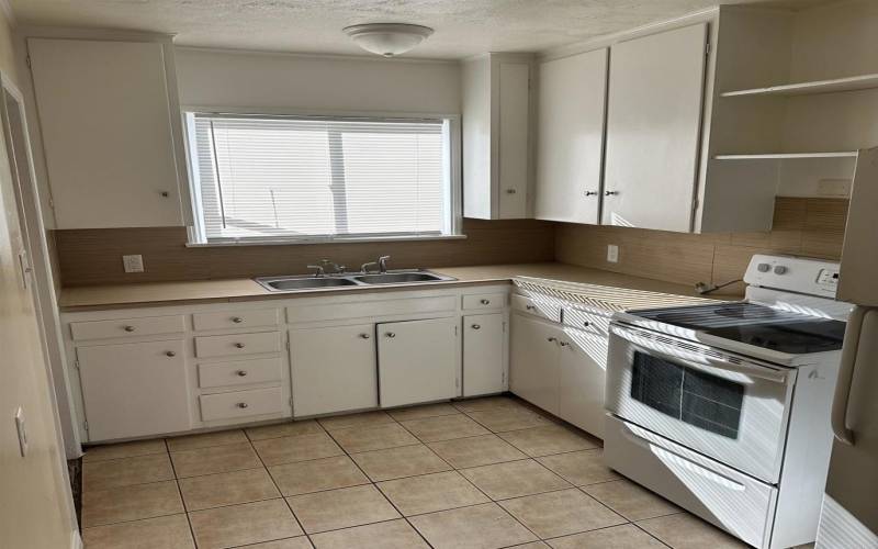 1 Bedroom Unit Kitchen