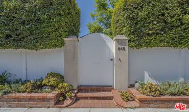 645 N Sierra Bonita Avenue, Los Angeles, California 90036, 3 Bedrooms Bedrooms, ,2 BathroomsBathrooms,Residential Lease,Rent,645 N Sierra Bonita Avenue,24444669