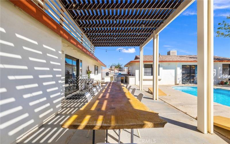 Outdoor Dining Area (Covered Patio)