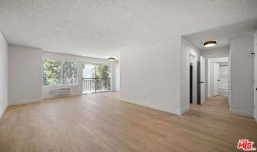 1352 S Carmelina Avenue 207, Los Angeles, California 90025, 1 Bedroom Bedrooms, ,1 BathroomBathrooms,Residential Lease,Rent,1352 S Carmelina Avenue 207,24444969