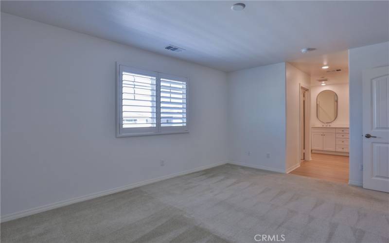 Bed 3: Upstairs. Plantation shutters, carpet