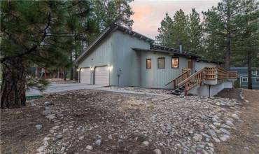 520 Pinewood Court, Big Bear City, California 92314, 3 Bedrooms Bedrooms, ,1 BathroomBathrooms,Residential,Buy,520 Pinewood Court,PW24201014