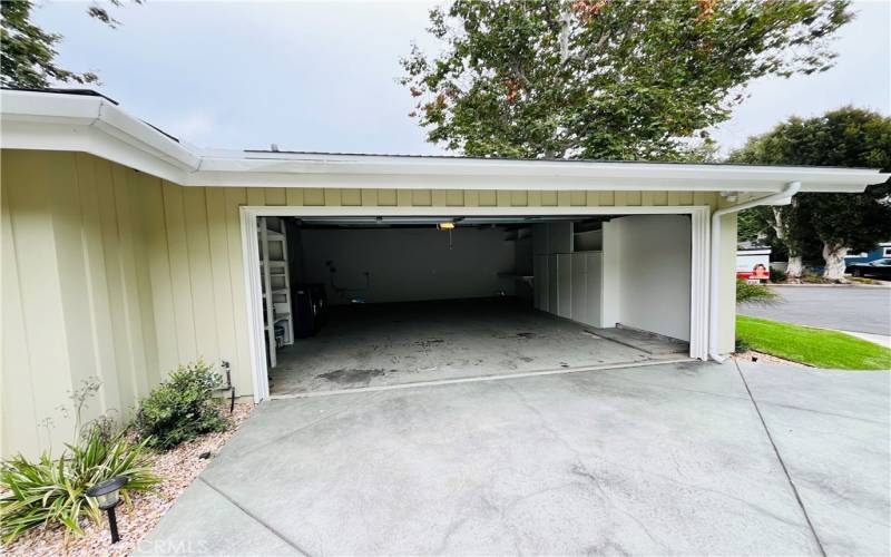 Garage for 2 cars and built in cabins.