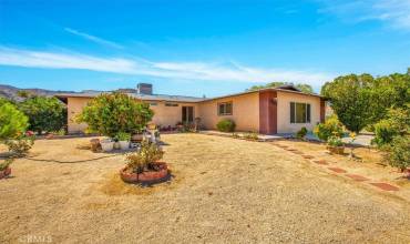 72229 Old Dale Road, 29 Palms, California 92277, 3 Bedrooms Bedrooms, ,2 BathroomsBathrooms,Residential,Buy,72229 Old Dale Road,JT24201229