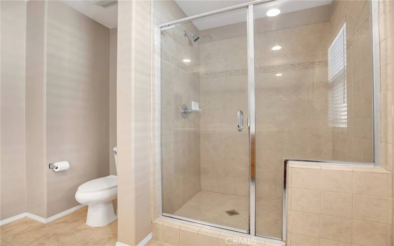 Oversized Primary shower