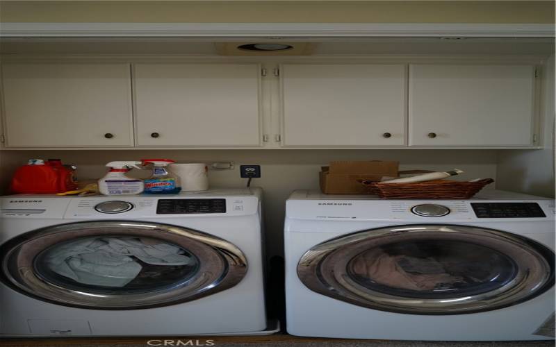 Washer/dryer in upstairs landing/loft area