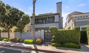 406 Goldenwest Street, Huntington Beach, California 92648, 3 Bedrooms Bedrooms, ,2 BathroomsBathrooms,Residential Lease,Rent,406 Goldenwest Street,PW24201870