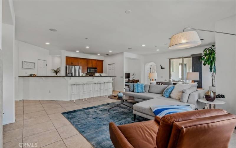 Open floor plan. Counter seating up to 7 barstools