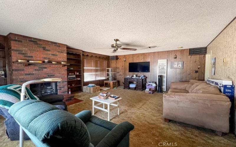 Living room w/ fireplace