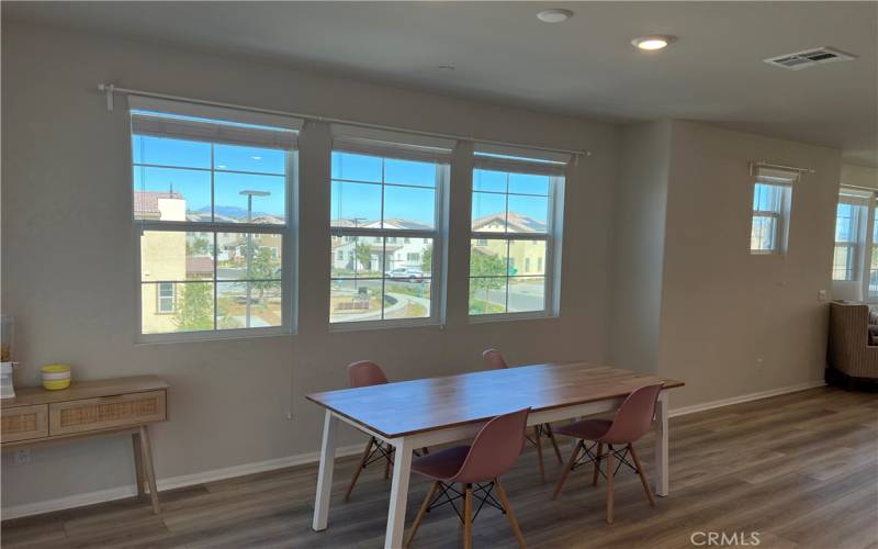 Open kitchen/dining room