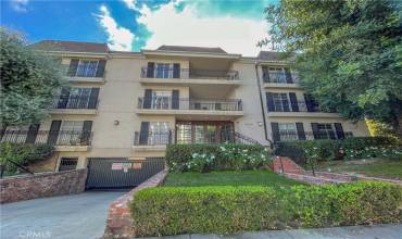 15248 Dickens Street 105, Sherman Oaks, California 91403, 2 Bedrooms Bedrooms, ,2 BathroomsBathrooms,Residential Lease,Rent,15248 Dickens Street 105,SR24198873