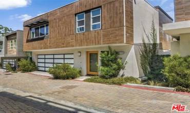 2776 WRIGHT Lane, Los Angeles, California 90068, 3 Bedrooms Bedrooms, ,4 BathroomsBathrooms,Residential Lease,Rent,2776 WRIGHT Lane,23300513