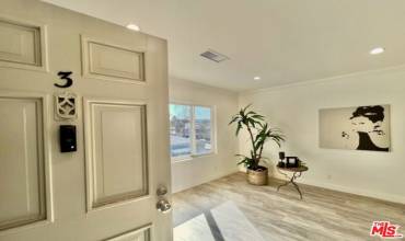 124 N Pass Avenue 3, Burbank, California 91505, 2 Bedrooms Bedrooms, ,1 BathroomBathrooms,Residential Lease,Rent,124 N Pass Avenue 3,22222889