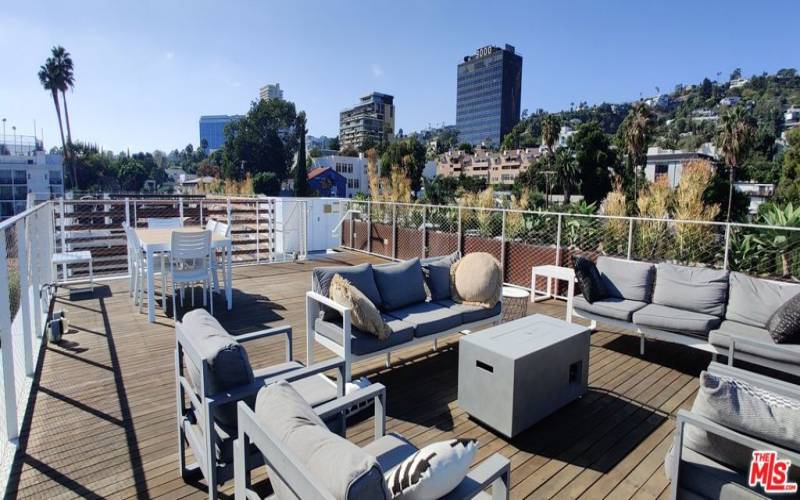 Roof deck - 360 city views