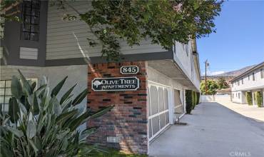 845 W Olive Avenue D, Monrovia, California 91016, 2 Bedrooms Bedrooms, ,2 BathroomsBathrooms,Residential Lease,Rent,845 W Olive Avenue D,AR22138412