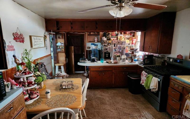 kitchen-dining area