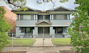 836 W 40th Place, Los Angeles, California 90037, 2 Bedrooms Bedrooms, ,1 BathroomBathrooms,Residential Lease,Rent,836 W 40th Place,AR24203161