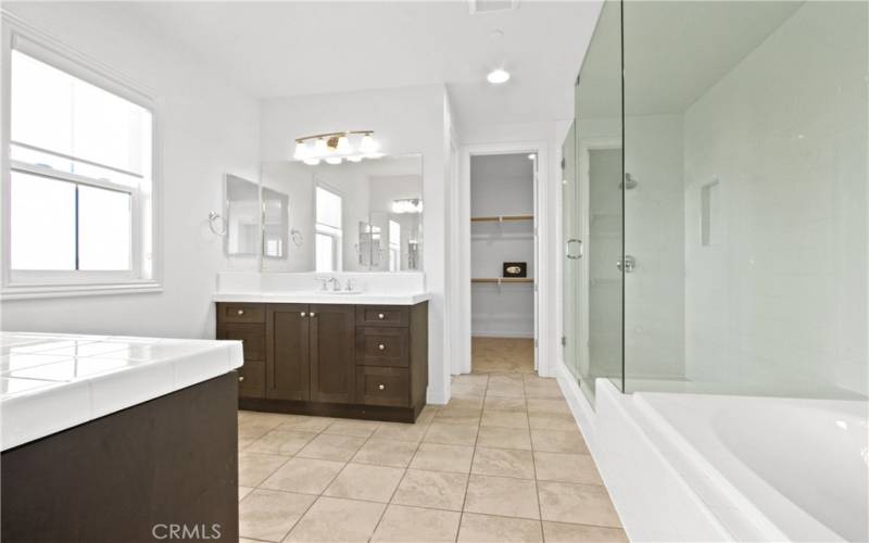 2nd Fl Master Bath