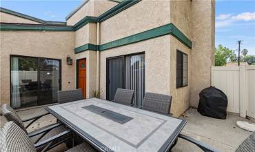 19654 Roscoe Boulevard D, Northridge, California 91324, 2 Bedrooms Bedrooms, ,2 BathroomsBathrooms,Residential,Buy,19654 Roscoe Boulevard D,SR24203418